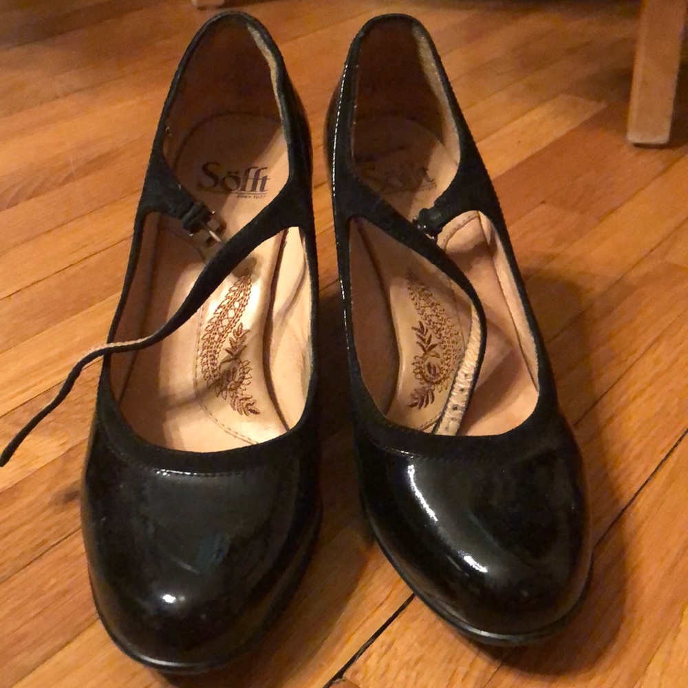 Söfft patent black heels